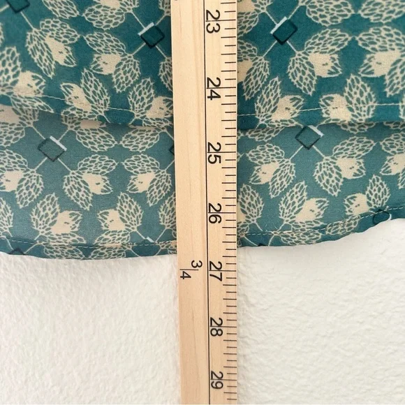 Cabi Fall Green Blouse Top Popover Shirt 3/4 Sleeve Leaf Print Size Medium - Picture 7 of 8